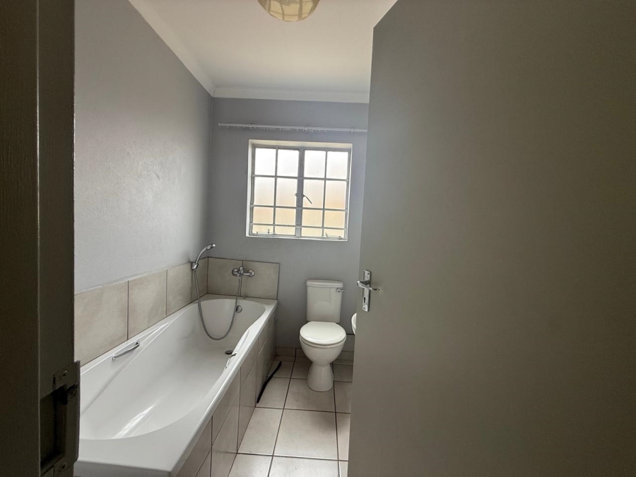 To Let 3 Bedroom Property for Rent in Waterkloof East North West